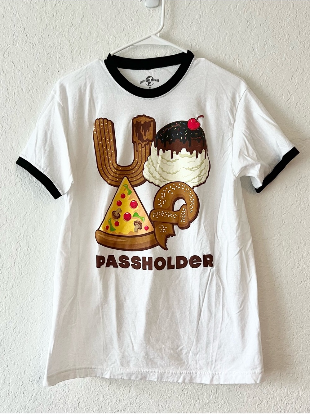 Universal Studios Orlando UOAP Annual Passholder Snack Ringer Shirt Size Medium
